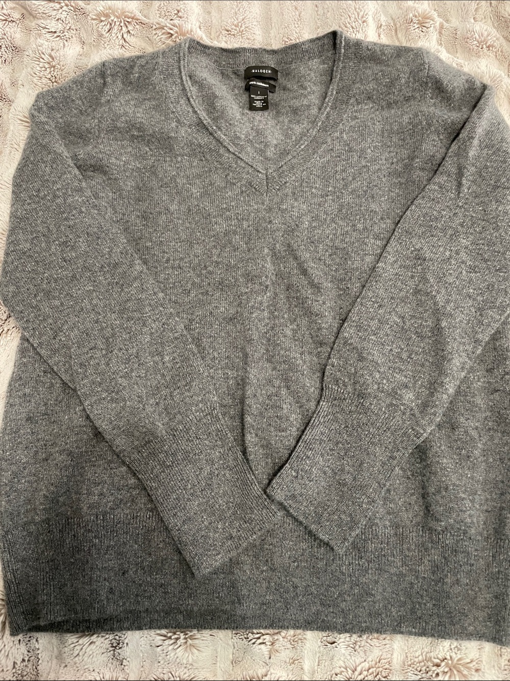 Halogen Gray V-Neck Cashmere Sweater
